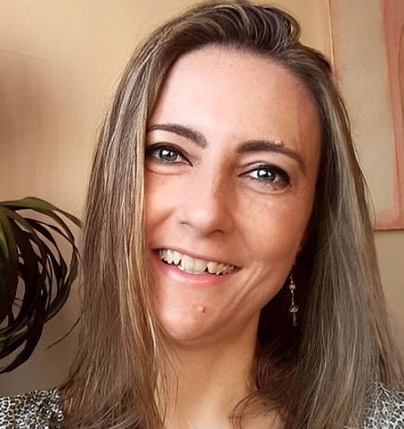 Profª. Drª. Cristiane Damas Gil