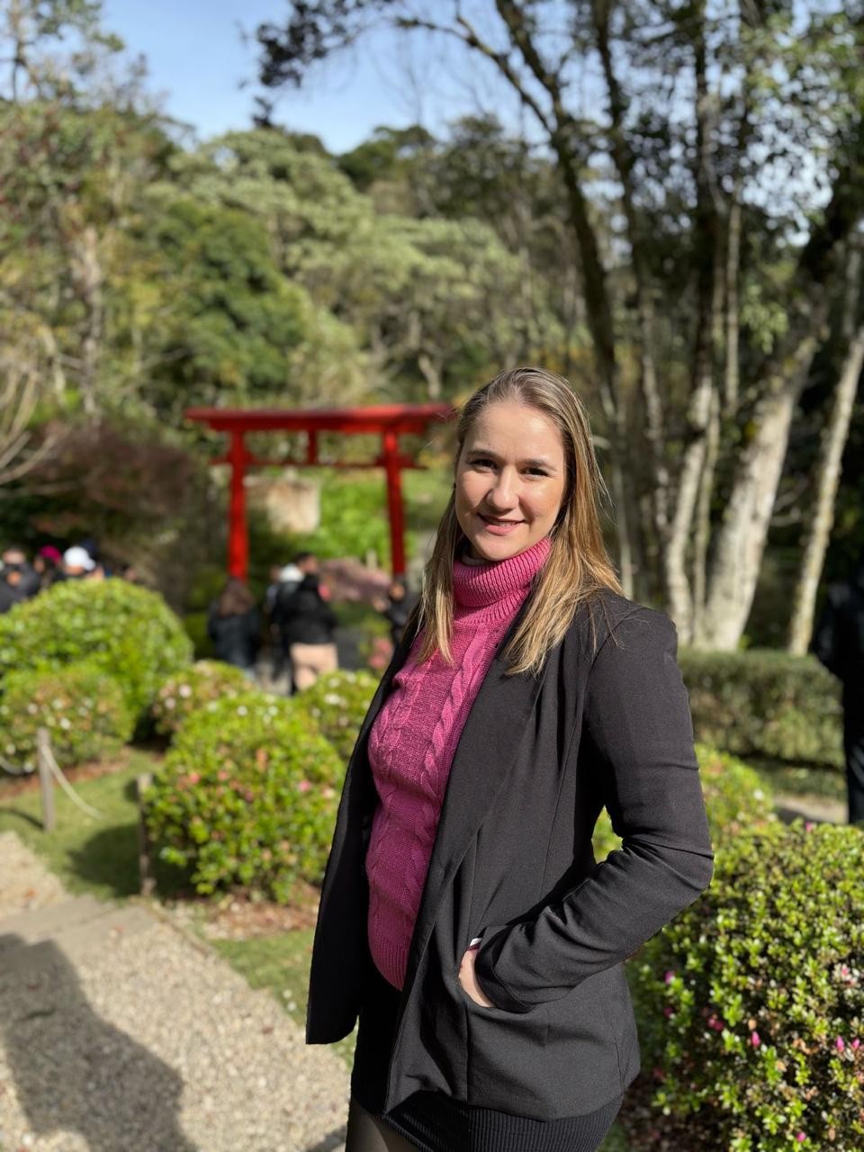 Profª. Drª. Linara Colombo Sanches