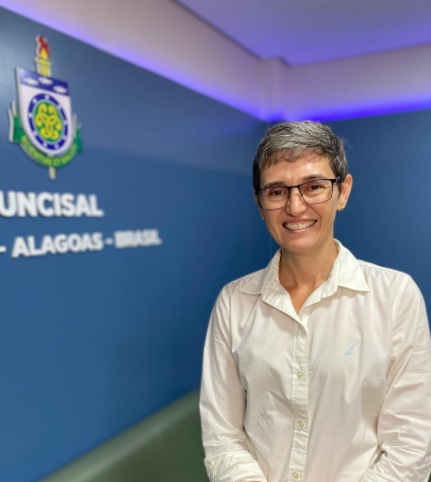 Profª. Drª. Luciana Cora